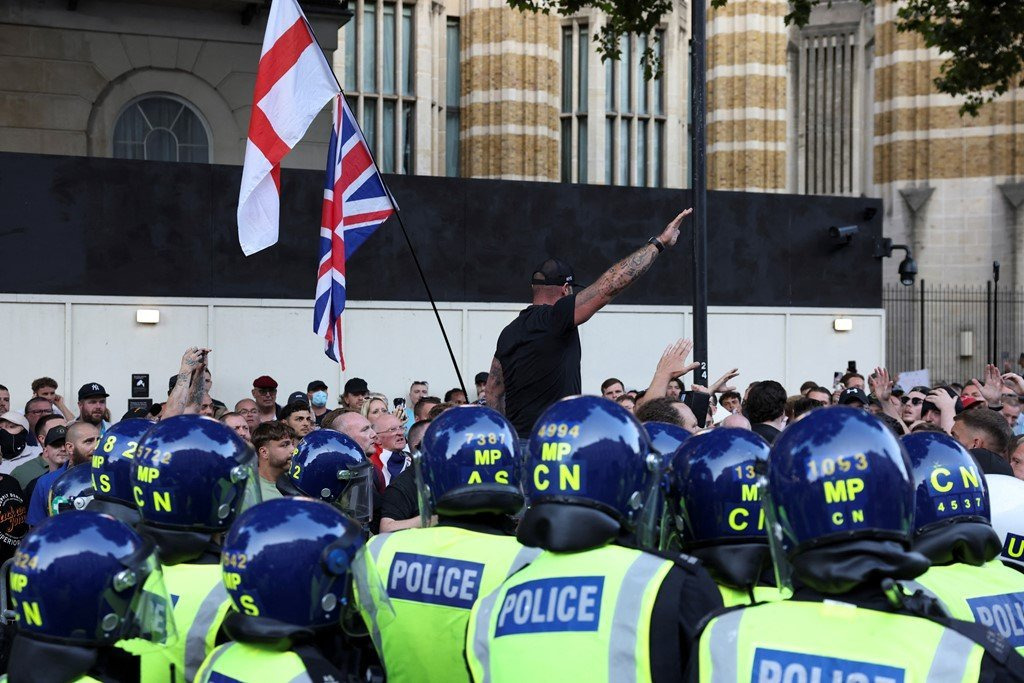 폭동 일어난 영국 상황안세영: 금메달이 하나 밖에 나오지 못한 점에 대해서 돌아봐야 한다 | 인스티즈