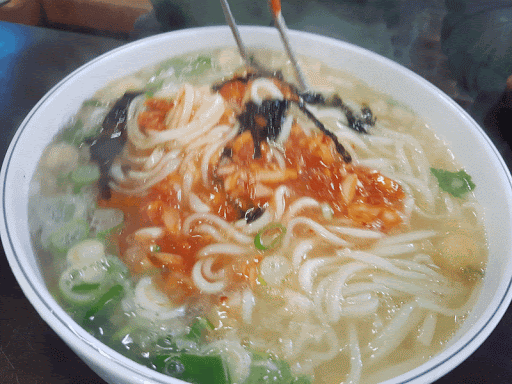 밤에 찬바람 부는 요즘 둘 중 더 땡기는 것은.GIF | 인스티즈