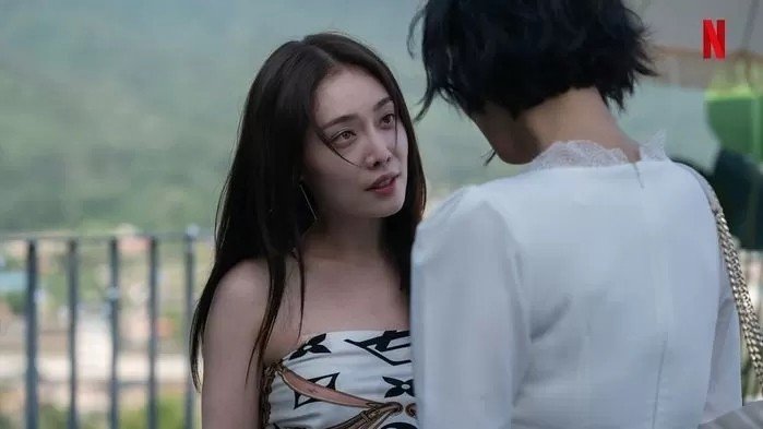 더 글로리 촬영 당시 속옷을 거의 안 입었다는 김히어라 | 인스티즈