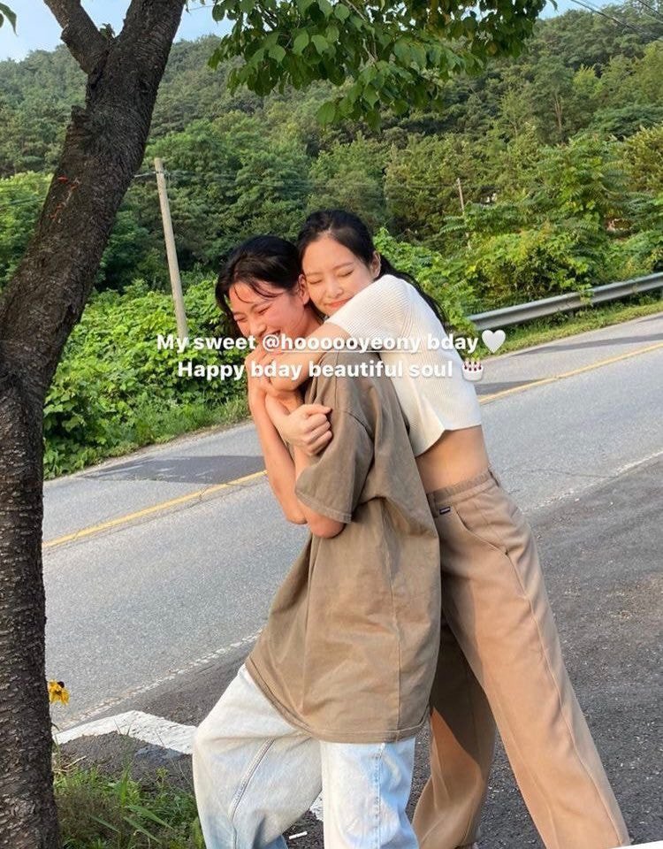 오징어 게임 강새벽과 엄청 친해보이는 블랙핑크 제니 | 인스티즈