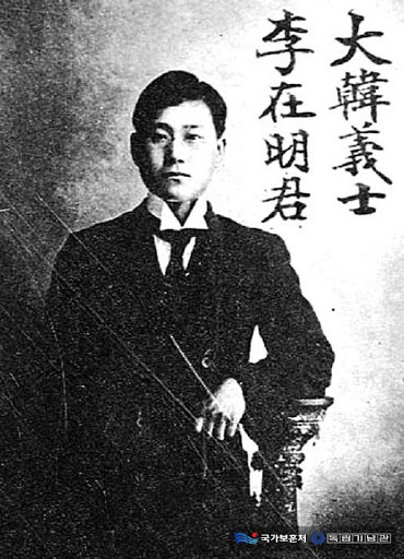 영화 암살에서 조승우가 돈이 없는데 옷은 잘 입은 이유 | 인스티즈