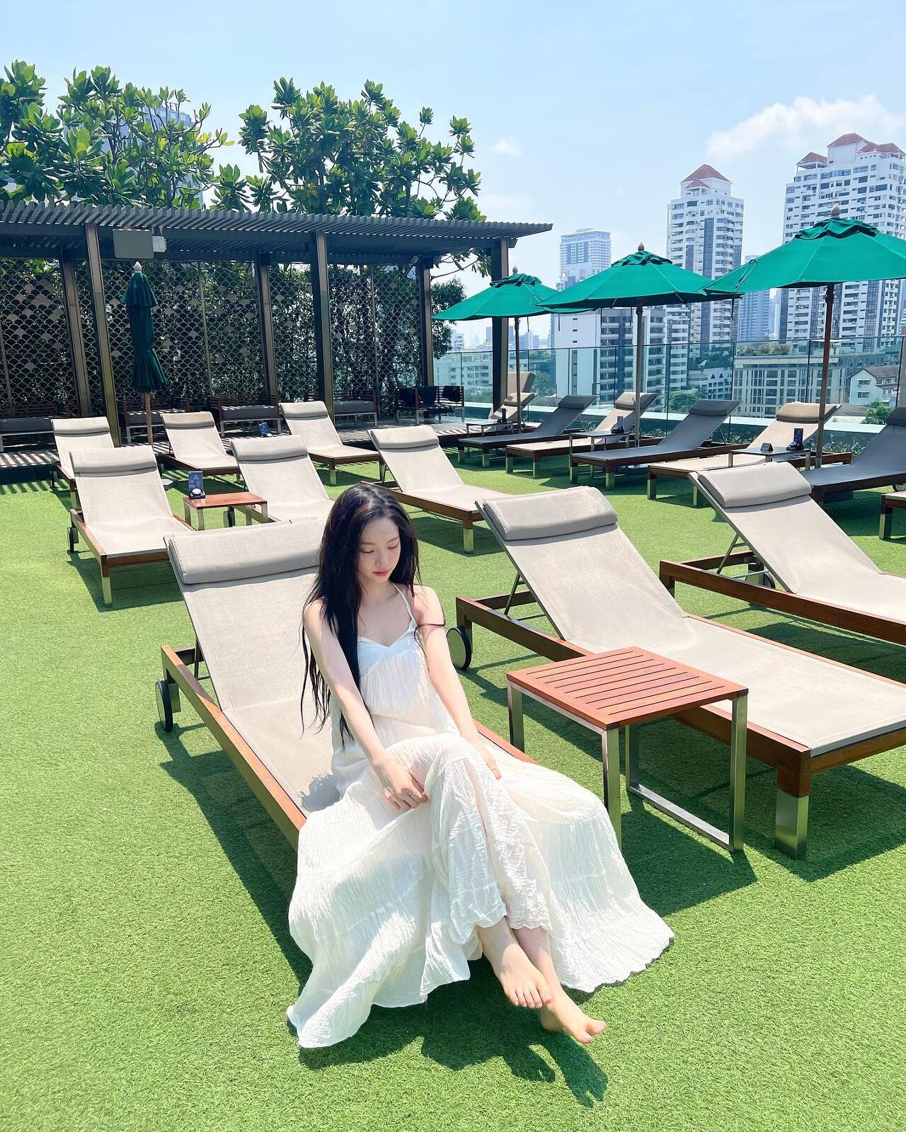 하얀 원피스 카리나 | 인스티즈