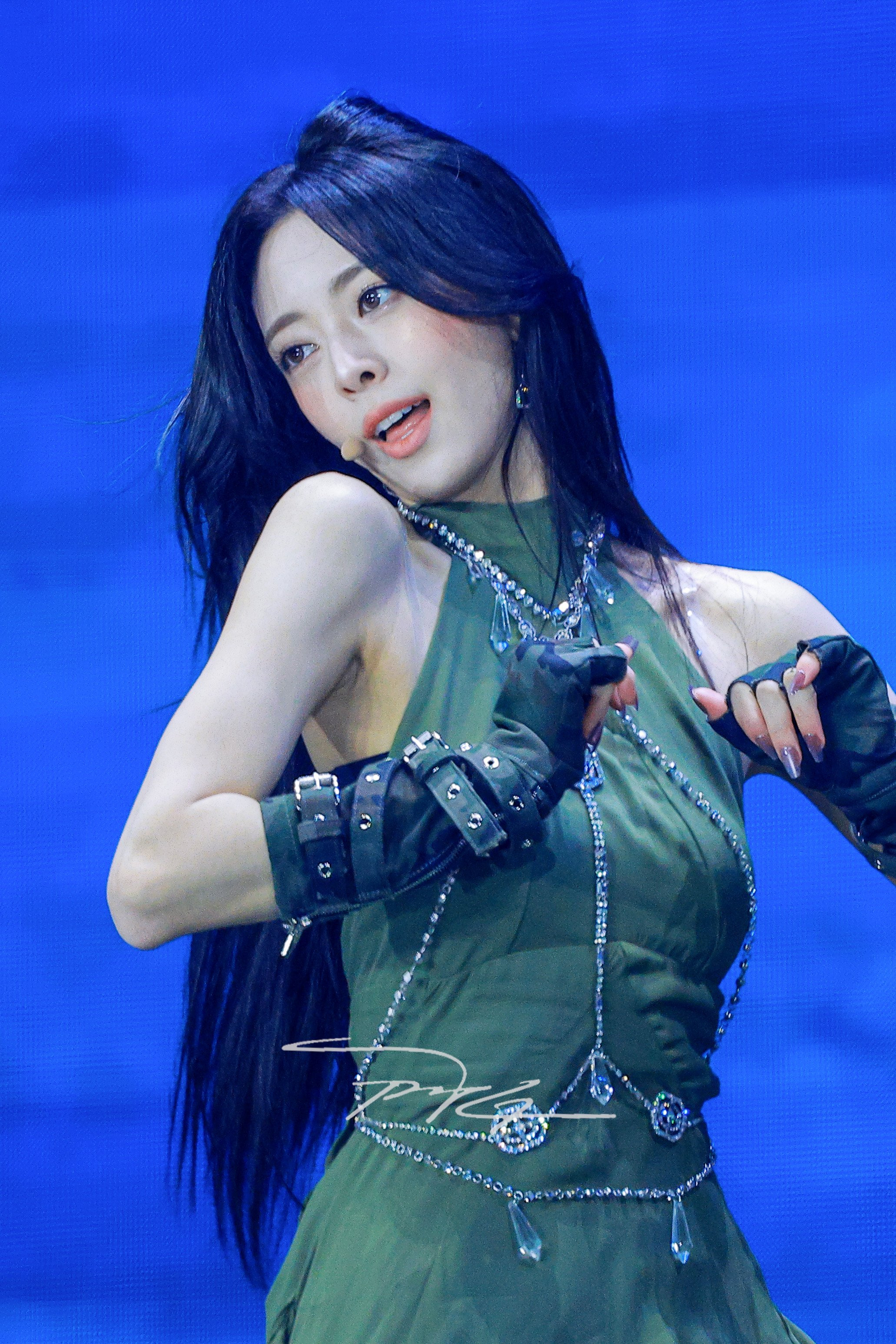 (스압)여자여자한 ITZY 유나.jpgif | 인스티즈