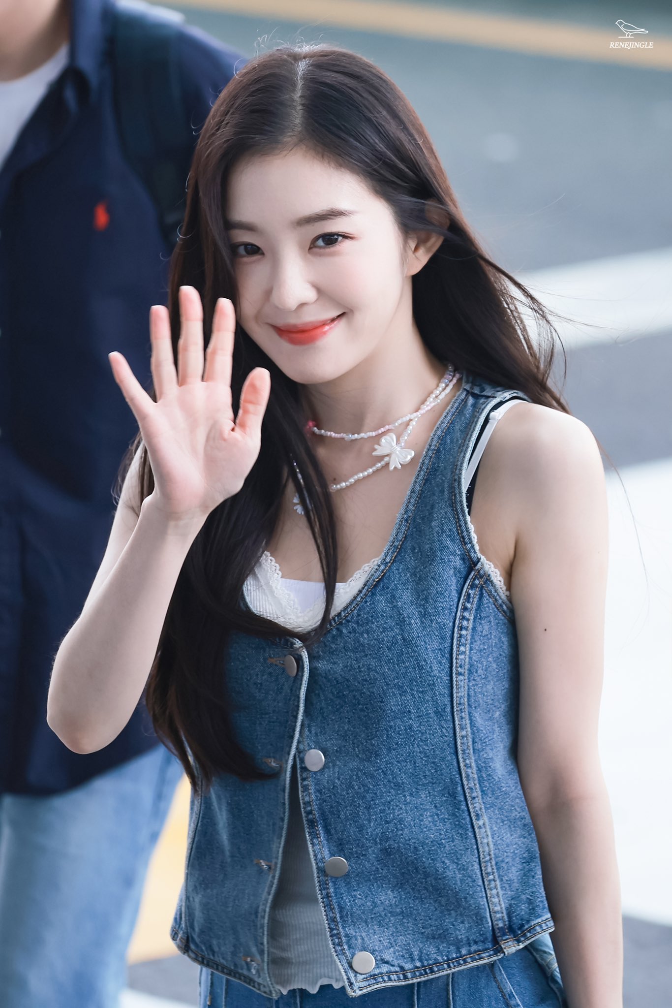 최근 공항 출국하는 아이린.jpgif | 인스티즈