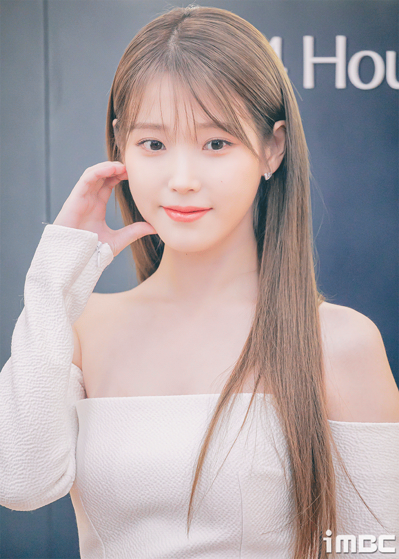 어제 레전드 찍은 에스티로더 아이유 - 웃긴자료 ‥‥‥‥‥、 - 도탁스 (DOTAX)