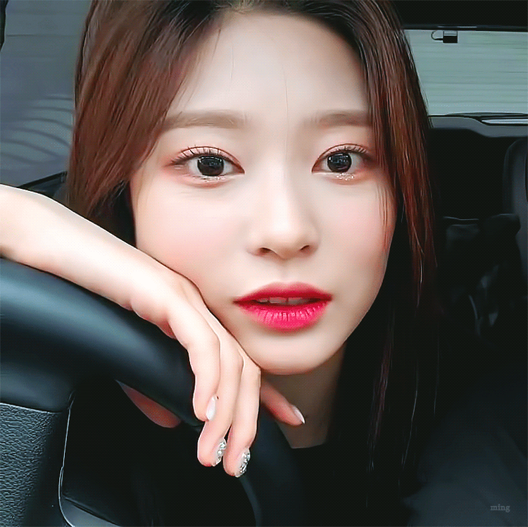 아이즈원 민주 얼굴 근황ㄷㄷㄷ.gif (스압) | 인스티즈