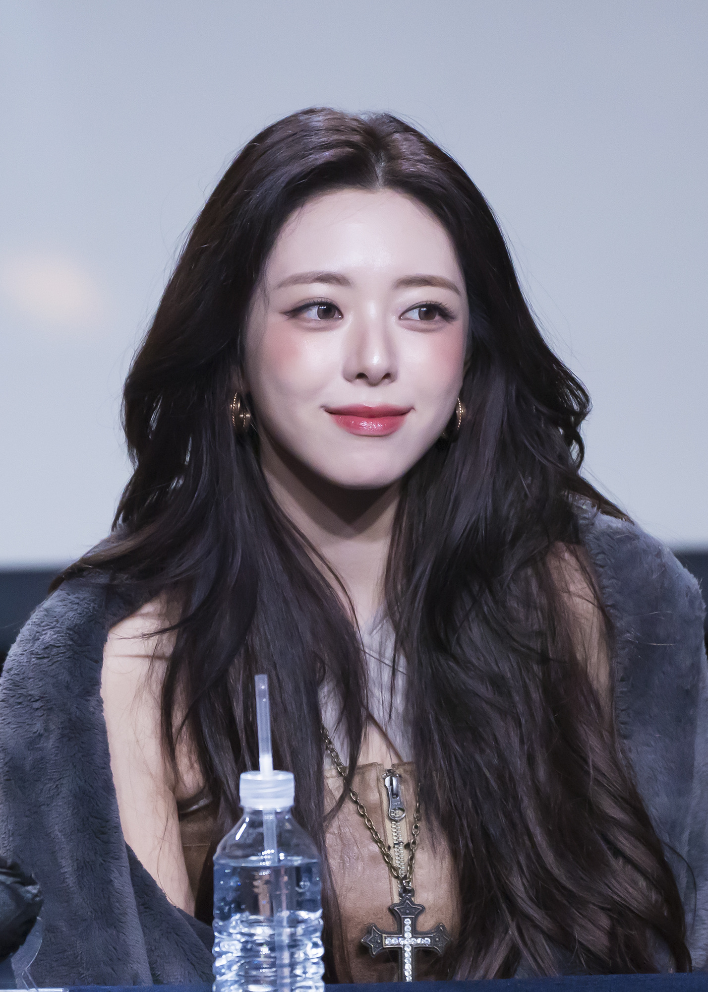 (스압)여자여자한 ITZY 유나.jpgif | 인스티즈