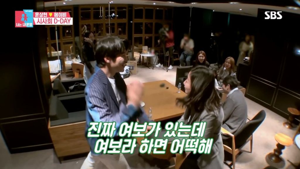 시사회에서 메이비 보고 기겁하는 라미란.jpg | 인스티즈