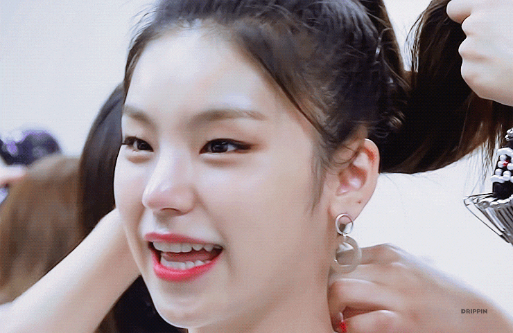 귀엽고 사랑스러운 덕후몰이상 여자아이돌들 .gif | 인스티즈