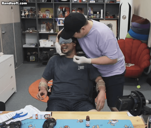 침착맨 입 안에 알보칠 바르는 김풍.gif | 인스티즈