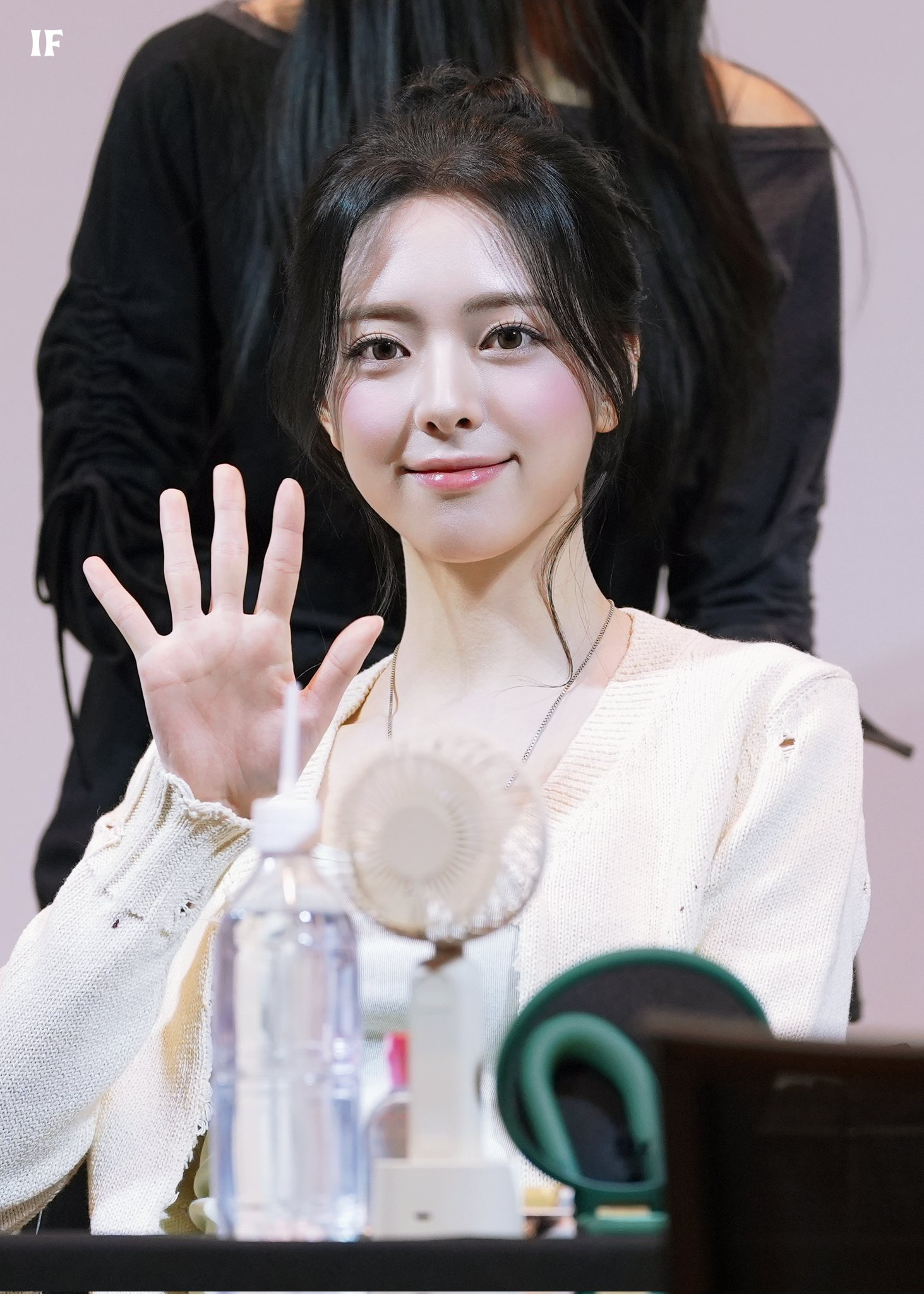 (스압)여자여자한 ITZY 유나.jpgif | 인스티즈