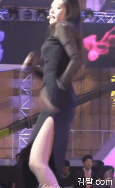 조이 성인식.gif | 인스티즈