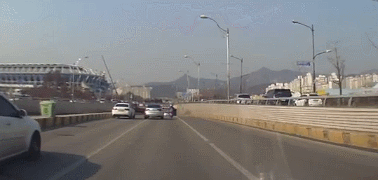 오토바이에 개빡친 승용차 보복운전 | 인스티즈