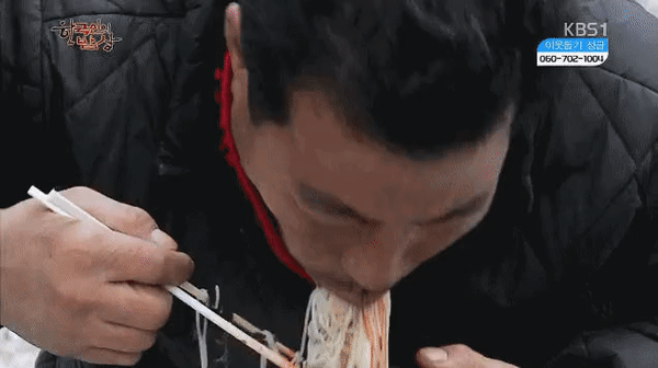 면치기따윈 안하는 상남자식 면먹기 .gif | 인스티즈