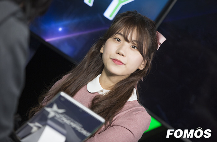롤드컵 커여운 박지선 통역.jpgif | 인스티즈