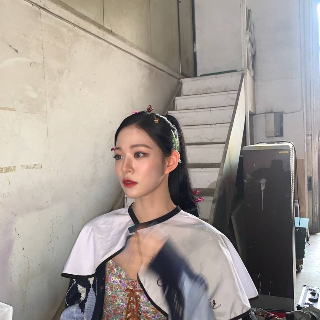 (스압)얼굴도 몸매도 예쁜 프로미스나인 이채영.jpgif | 인스티즈