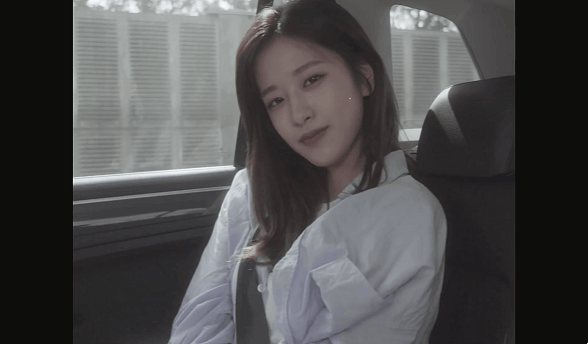 본인 생일날 역선물 해주는 만능 아이즈원 안유진 | 인스티즈