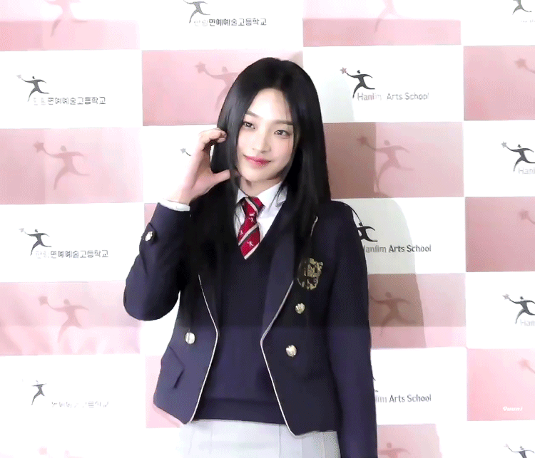 졸업한 뉴진스 민지.gif | 인스티즈