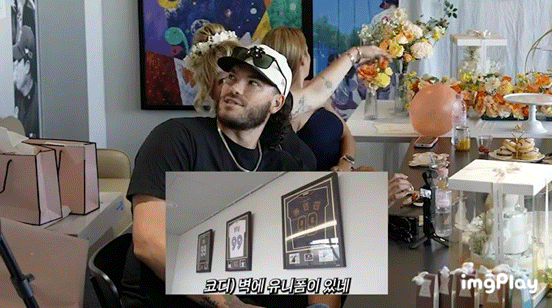 폰세: 류가 유니폼에 사인을 안해줘요…gif | 인스티즈