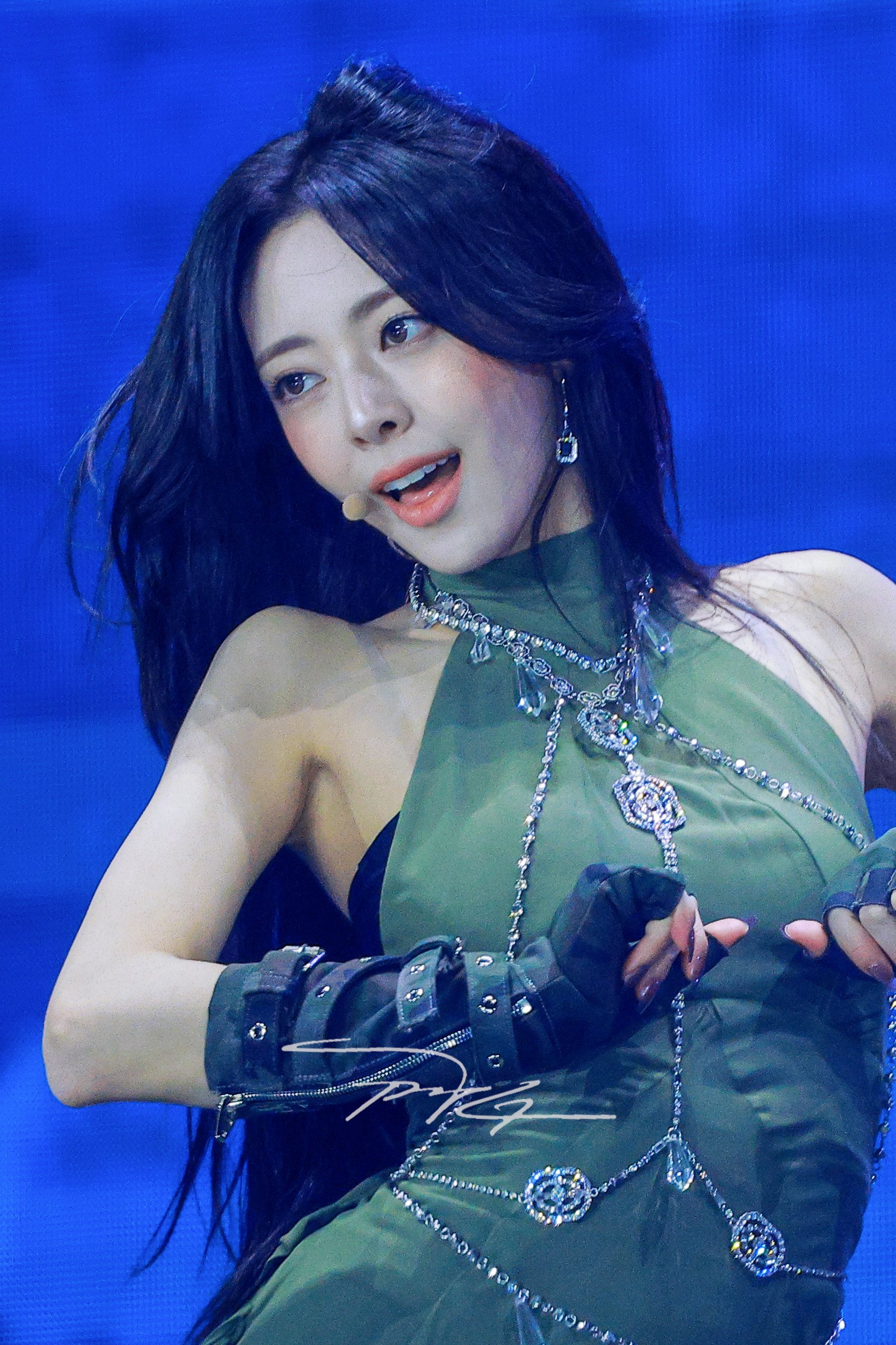 (스압)여자여자한 ITZY 유나.jpgif | 인스티즈