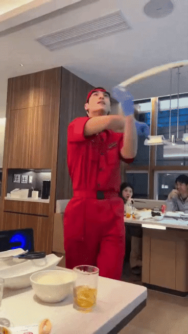 현재 대구 하이디라오 직원때문에 난리남...gif | 인스티즈