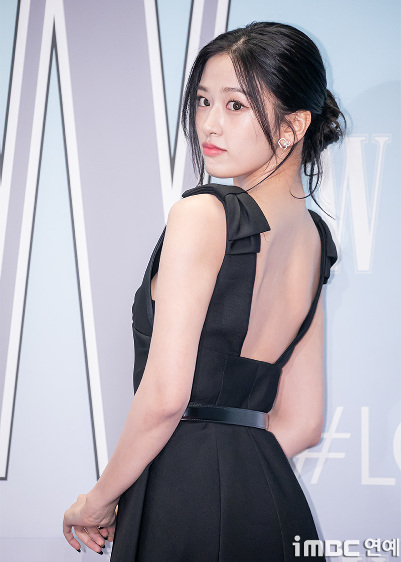 오늘자 W코리아 자선행사 아이브 레이 안유진 장원영 기사사진 | 인스티즈