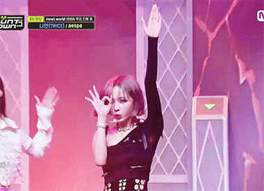 이번주 엠카 에스파 카리나 윈터 미모.gif | 인스티즈
