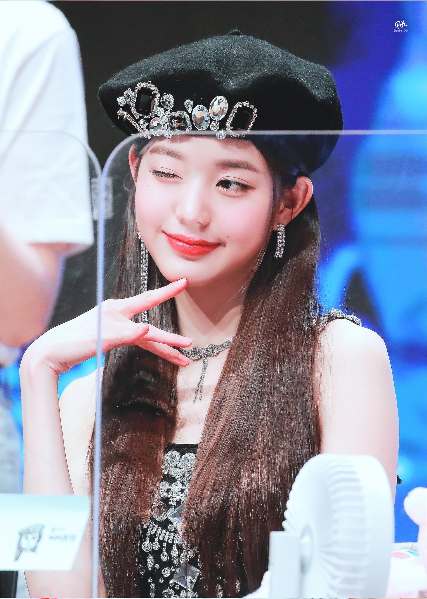 팬들 사이에서 비주얼 난리난 베레모 쓴 아이브 장원영.jpgif | 인스티즈