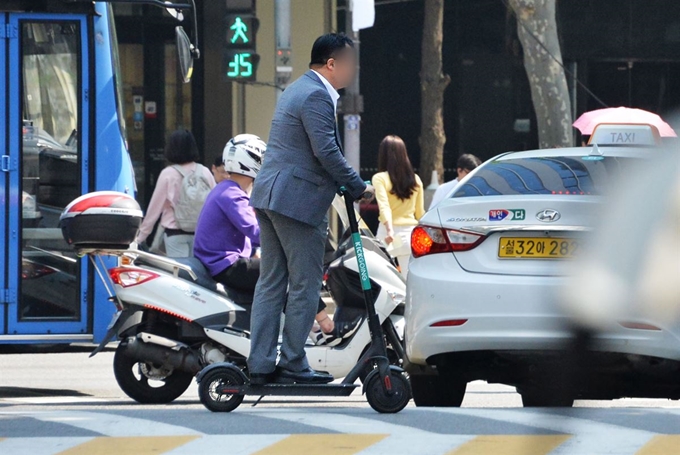 공유 전동킥보드의 치명적 허점 | 인스티즈