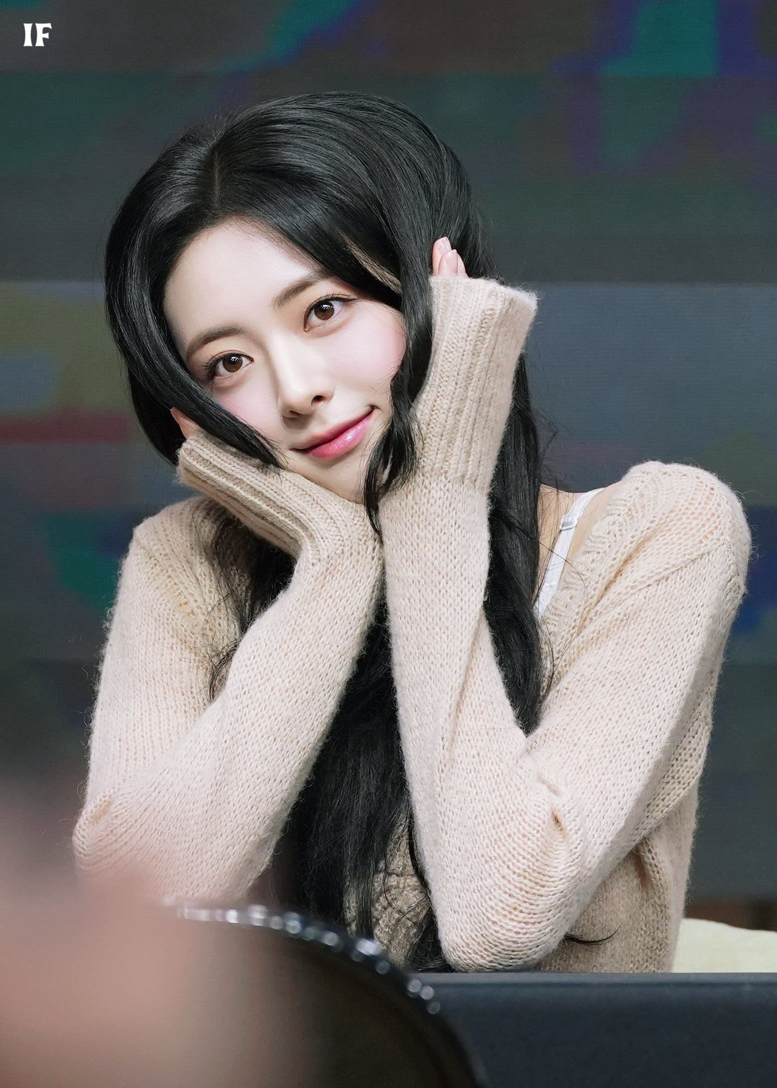 (스압)여자여자한 ITZY 유나.jpgif | 인스티즈