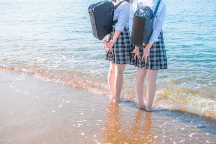 애니메이션 배경풍 사진 찍는 일본 여고생들 | 인스티즈