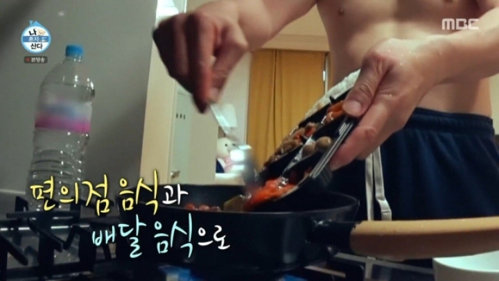 한식뷔페 이용하는 기안84 | 인스티즈