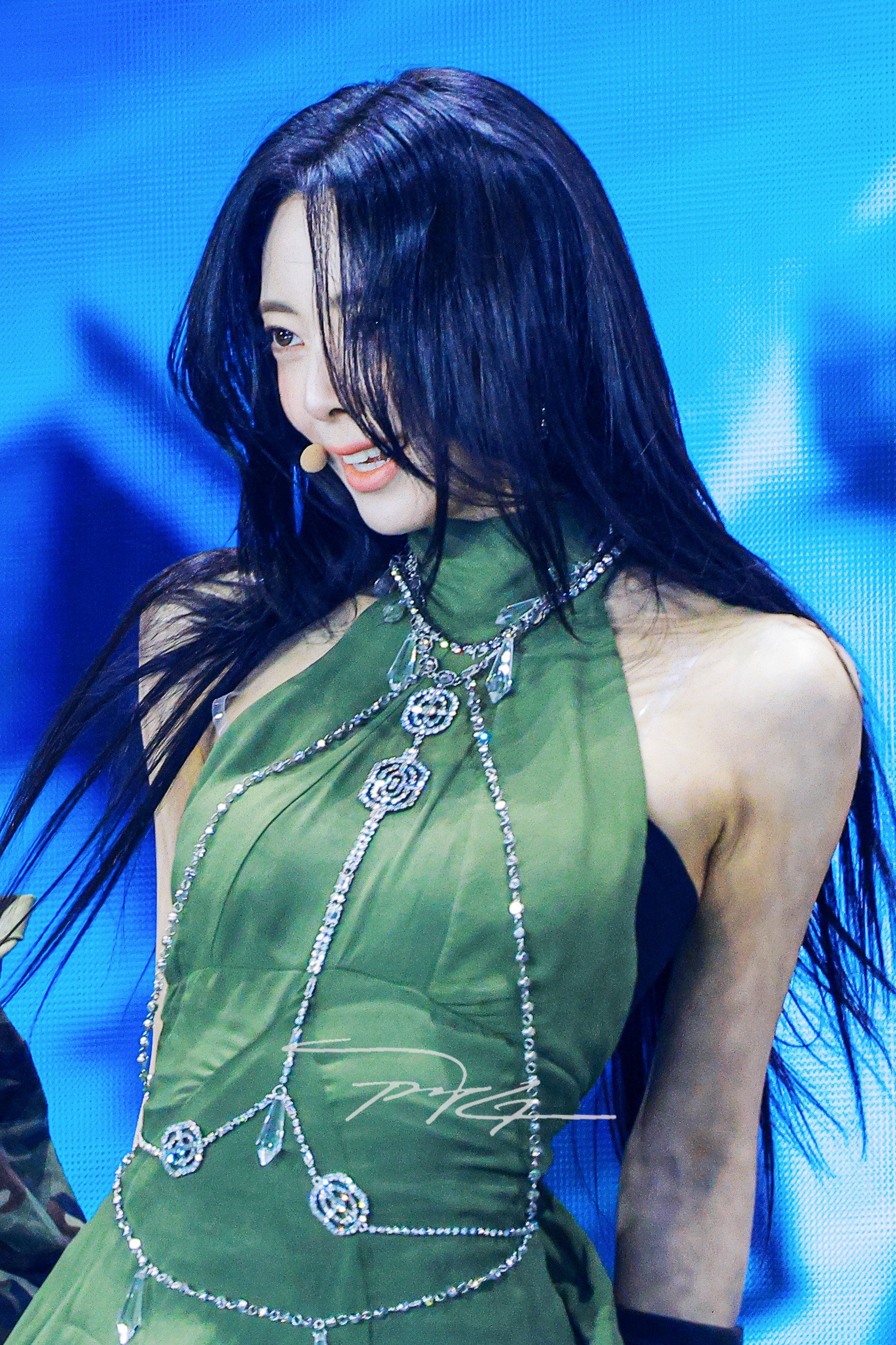 (스압)여자여자한 ITZY 유나.jpgif | 인스티즈