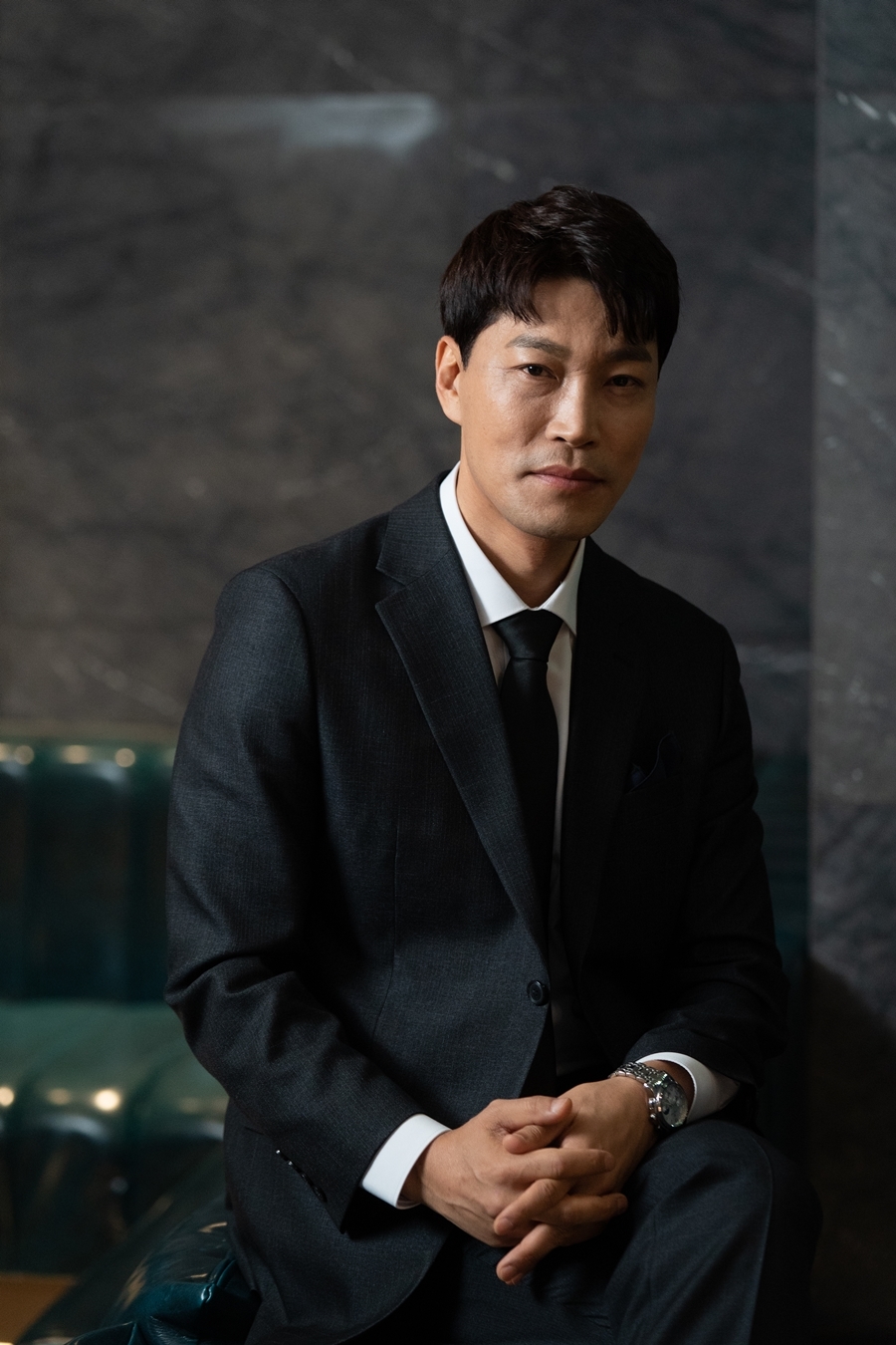 범죄도시 본 사람들은 깜짝 놀란다는 전일만 반장 슈트핏 | 인스티즈