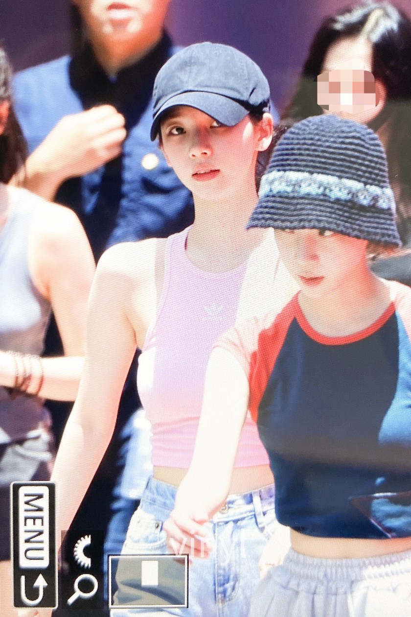 분홍색 탱크탑 카리나 | 인스티즈