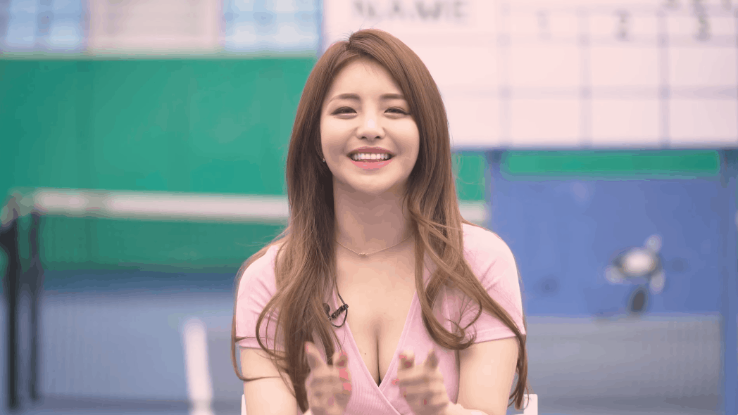 브레이브걸스 유정 맥심화보.gif 