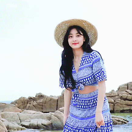 해변에서 화보 찍는 트와이스 지효 | 인스티즈