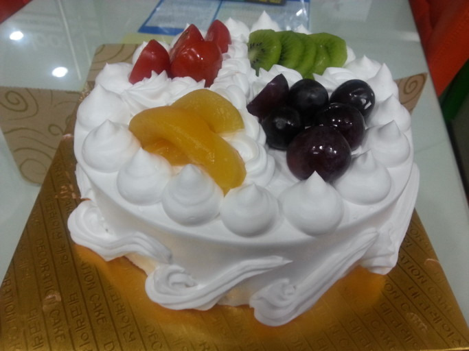 남친이 사온 생일케이크 바닥에 던져버림 | 인스티즈