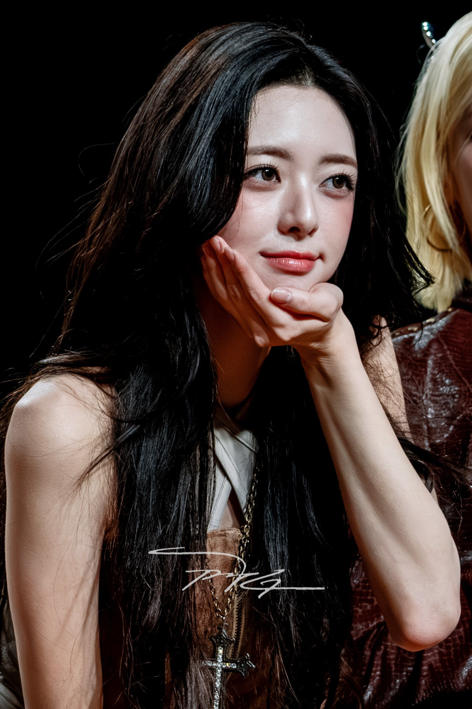 (스압)여자여자한 ITZY 유나.jpgif | 인스티즈