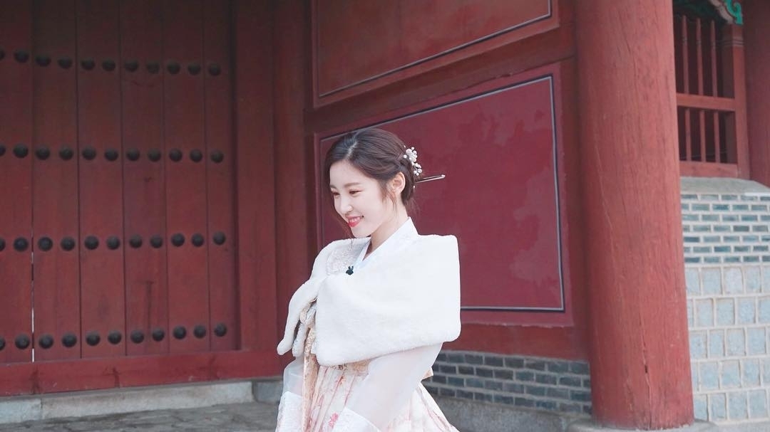 오늘자 한복입은 전효성 인스타 .........jpg | 인스티즈