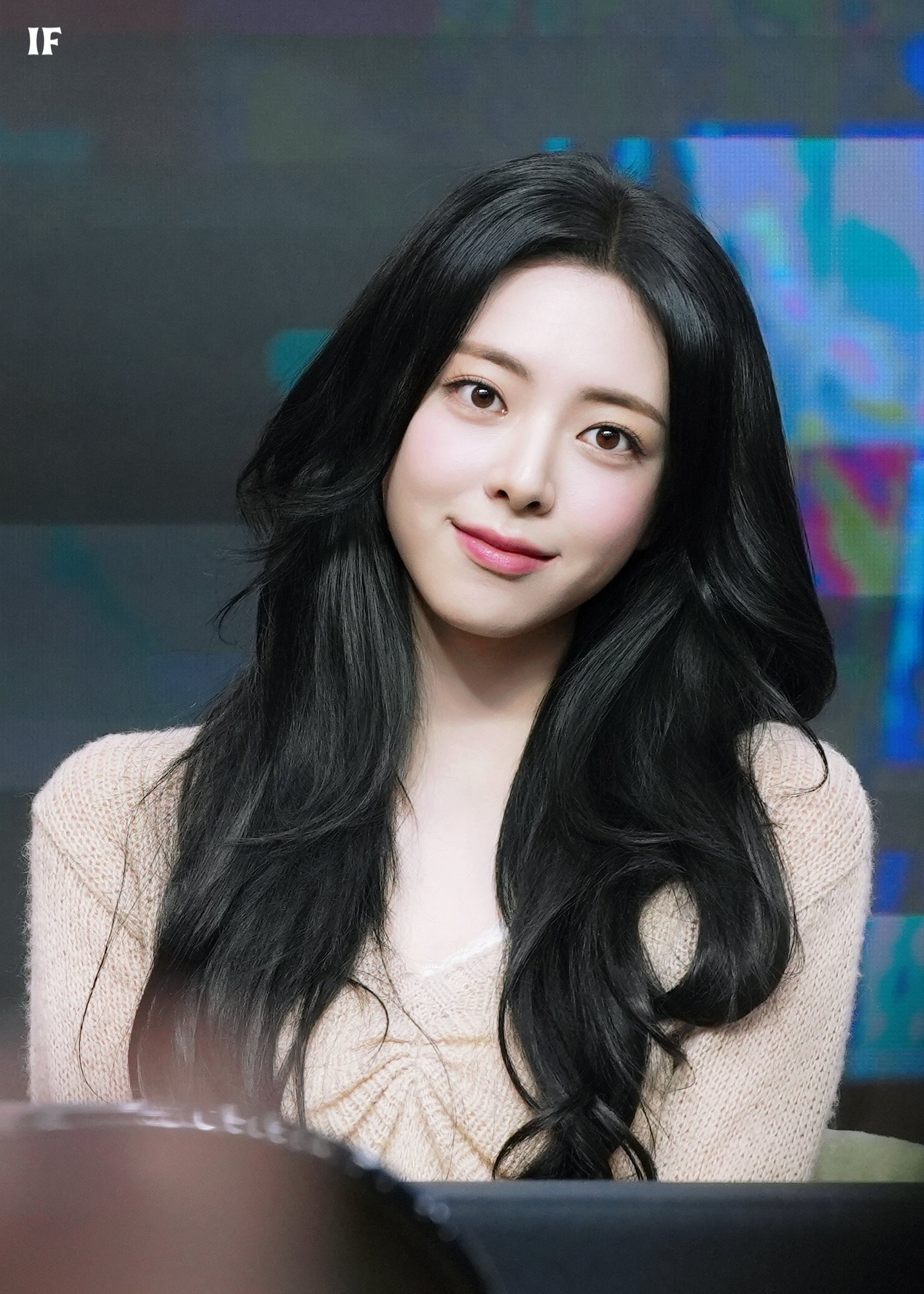 (스압)여자여자한 ITZY 유나.jpgif | 인스티즈