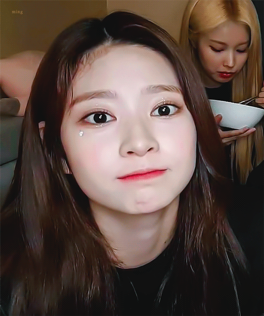 보스 아이즈원 민주.gif (스압,움짤 多) | 인스티즈