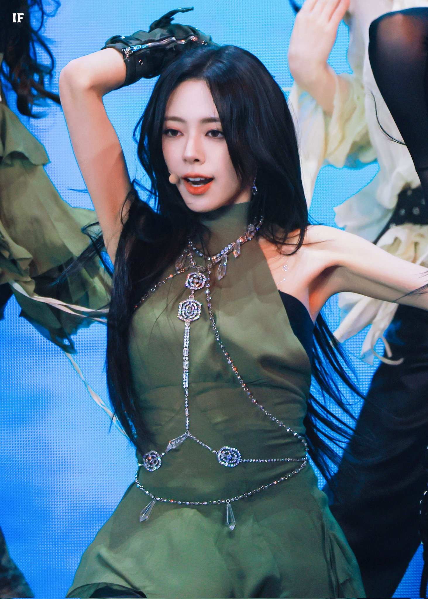 (스압)여자여자한 ITZY 유나.jpgif | 인스티즈