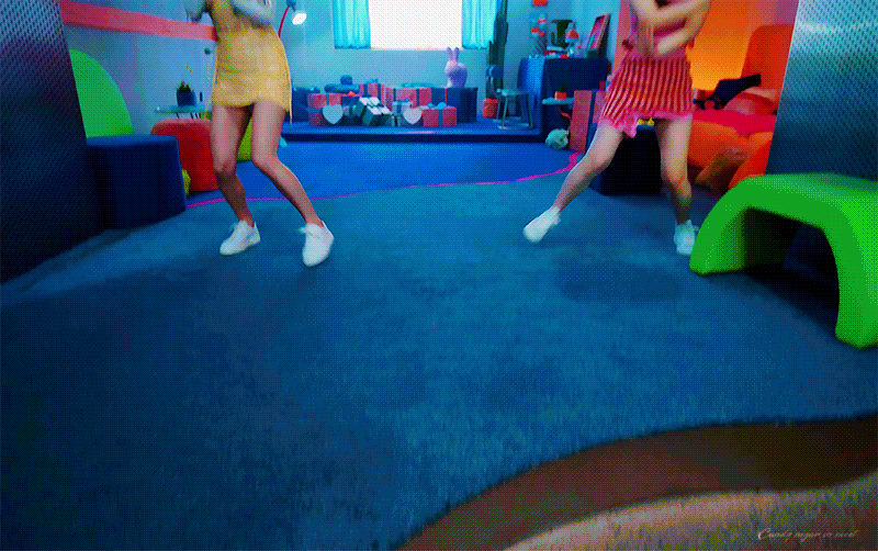 시작하자마자 채영이 캐리하는 트와이스 신곡뮤비.gif | 인스티즈