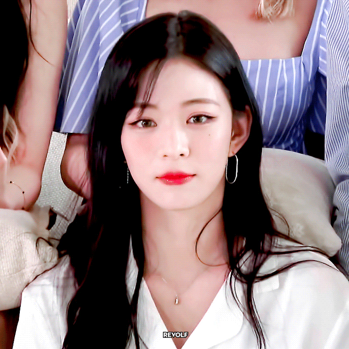 (스압)얼굴도 몸매도 이쁜 프로미스나인 이채영.jpgif | 인스티즈