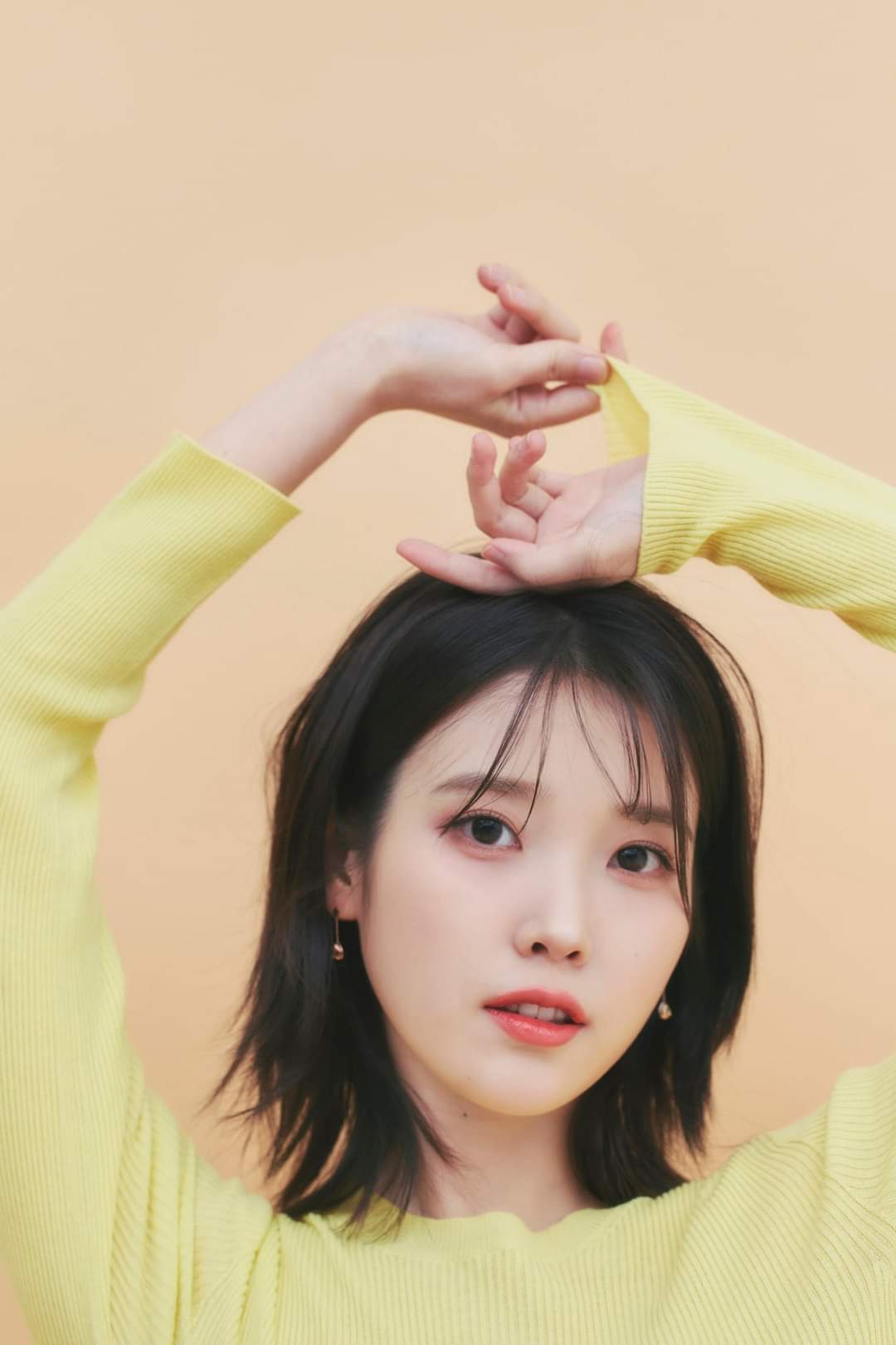 노..노란색 아이유 .jpg | 인스티즈