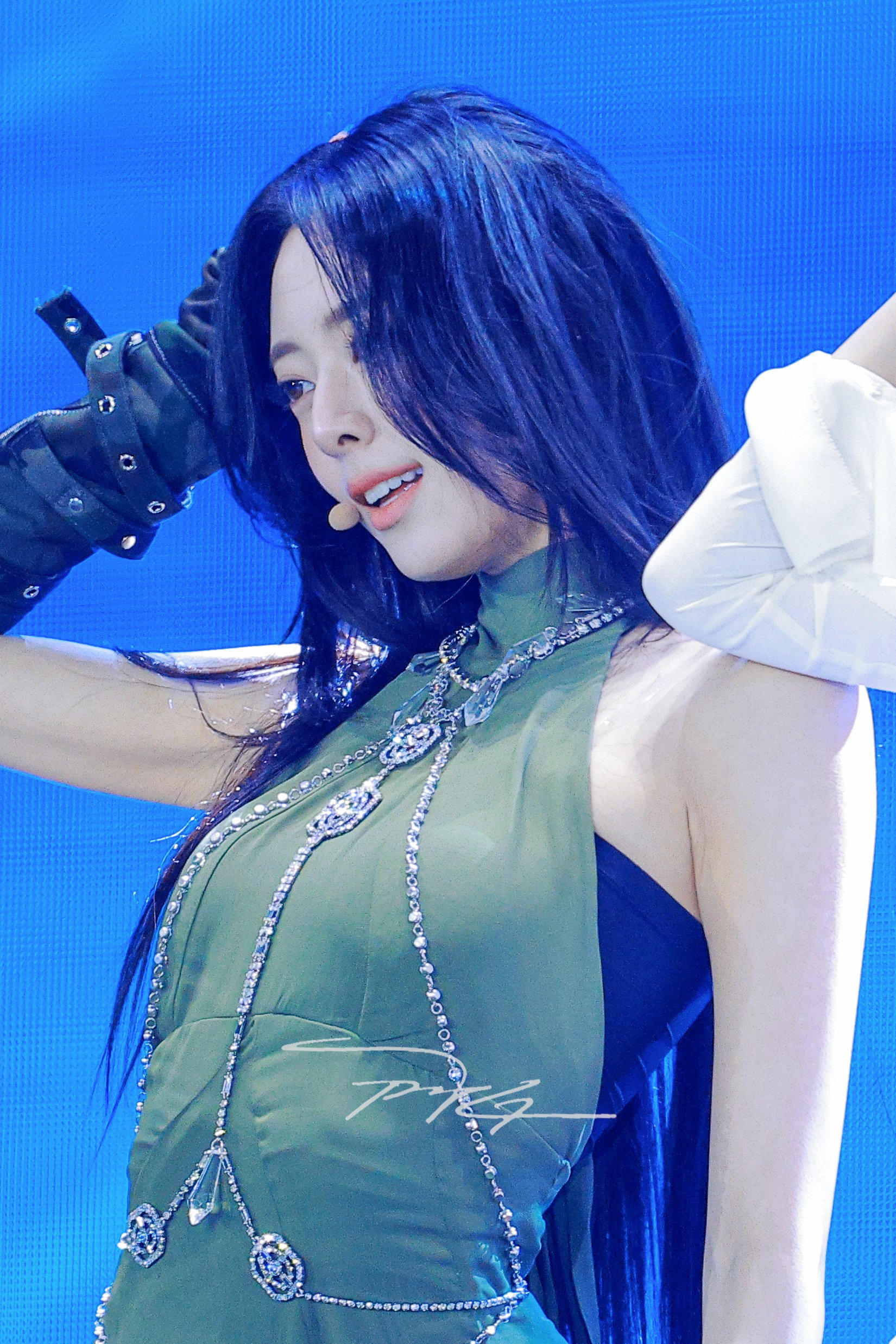 (스압)여자여자한 ITZY 유나.jpgif | 인스티즈