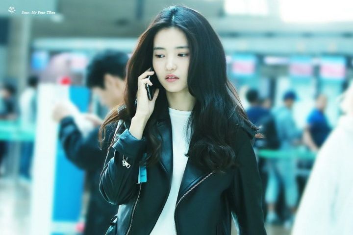 머리숱이 많아서 나눠주고 싶다는 김태리ㄷㄷ.jpgif | 인스티즈