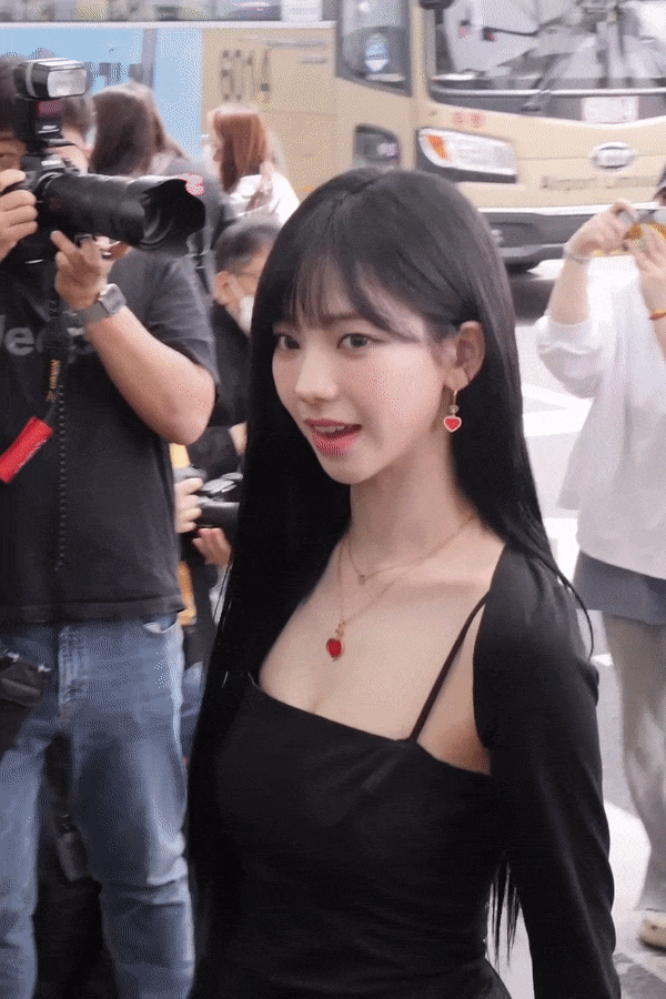 오늘자 흑발 카리나 근접 미모 | 인스티즈