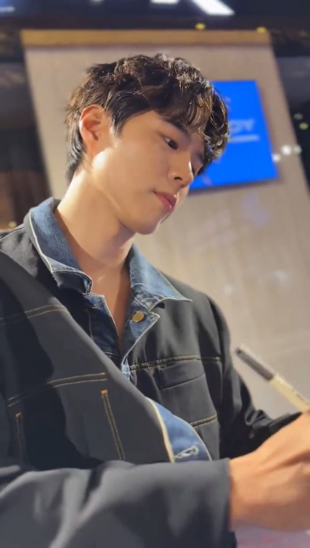 오늘 태국에서 난리났다는 박보검 얼굴...jpg | 인스티즈